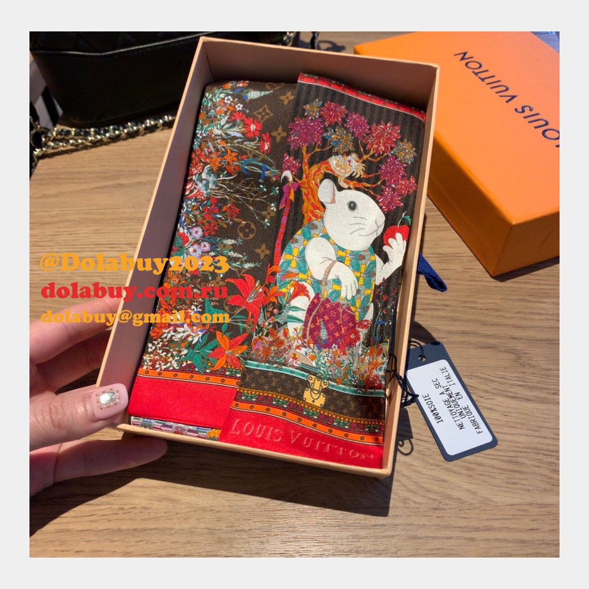 Louis Vuitton Silk Scarves & Wraps M76100 and M76101