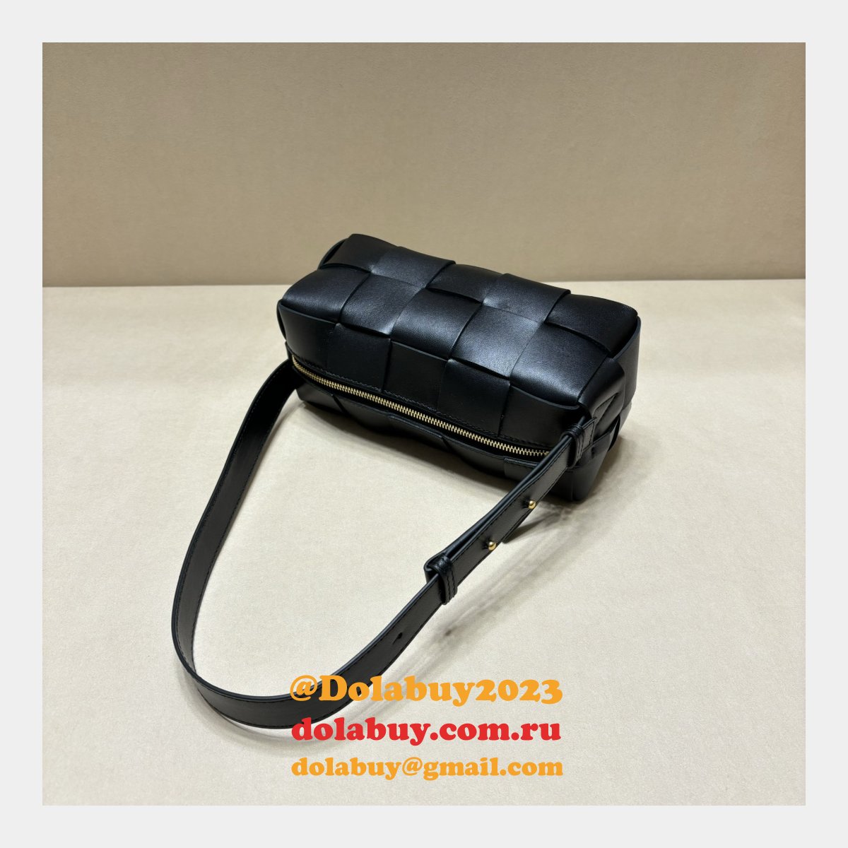 Designer BOTTEGA VENETA BRICK CASSETTE