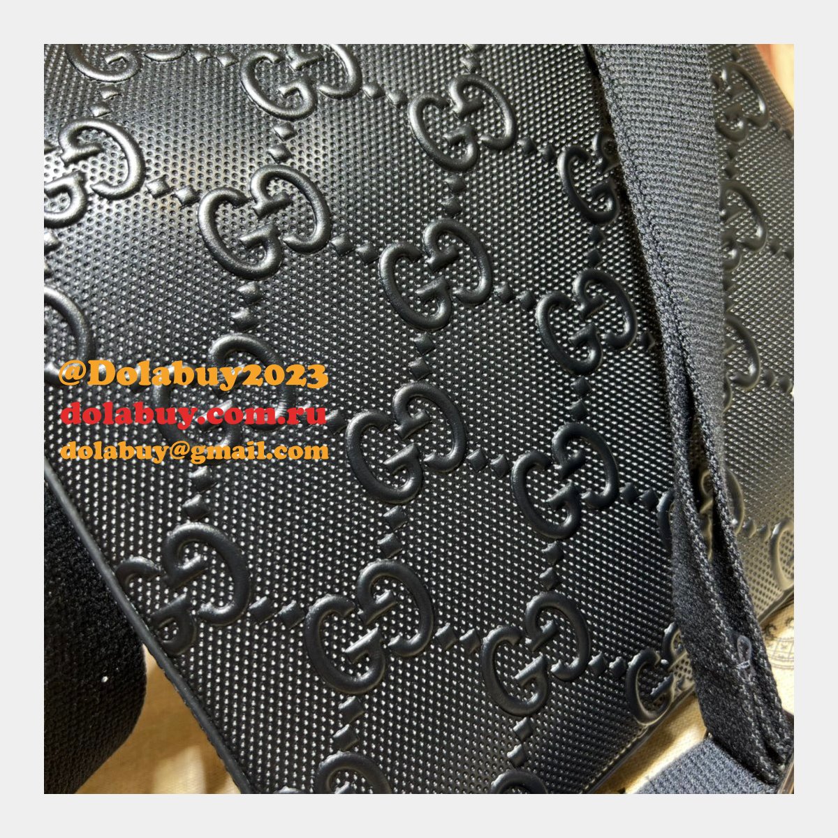 we offer high-quality fake black G*u*i signature messenger 406410 bag