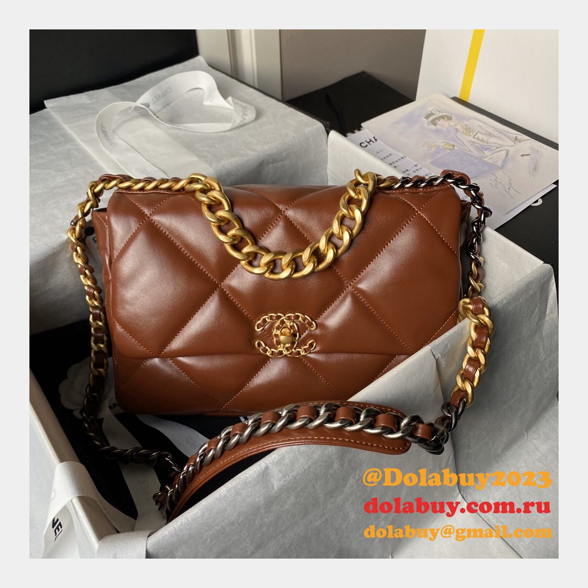 Where Can I Buy AS1161/AS1160 19 Shiny Flap Replica Bags