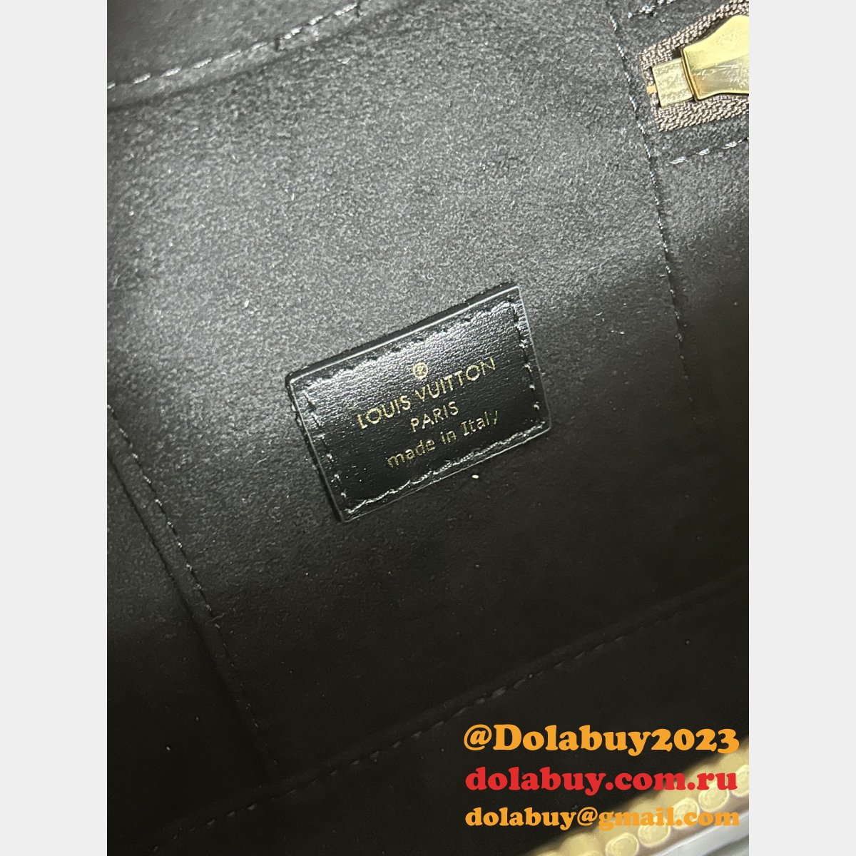 Vanity Chain Pouch Monogram Reverse M47125 Knockoff Louis Vuitton