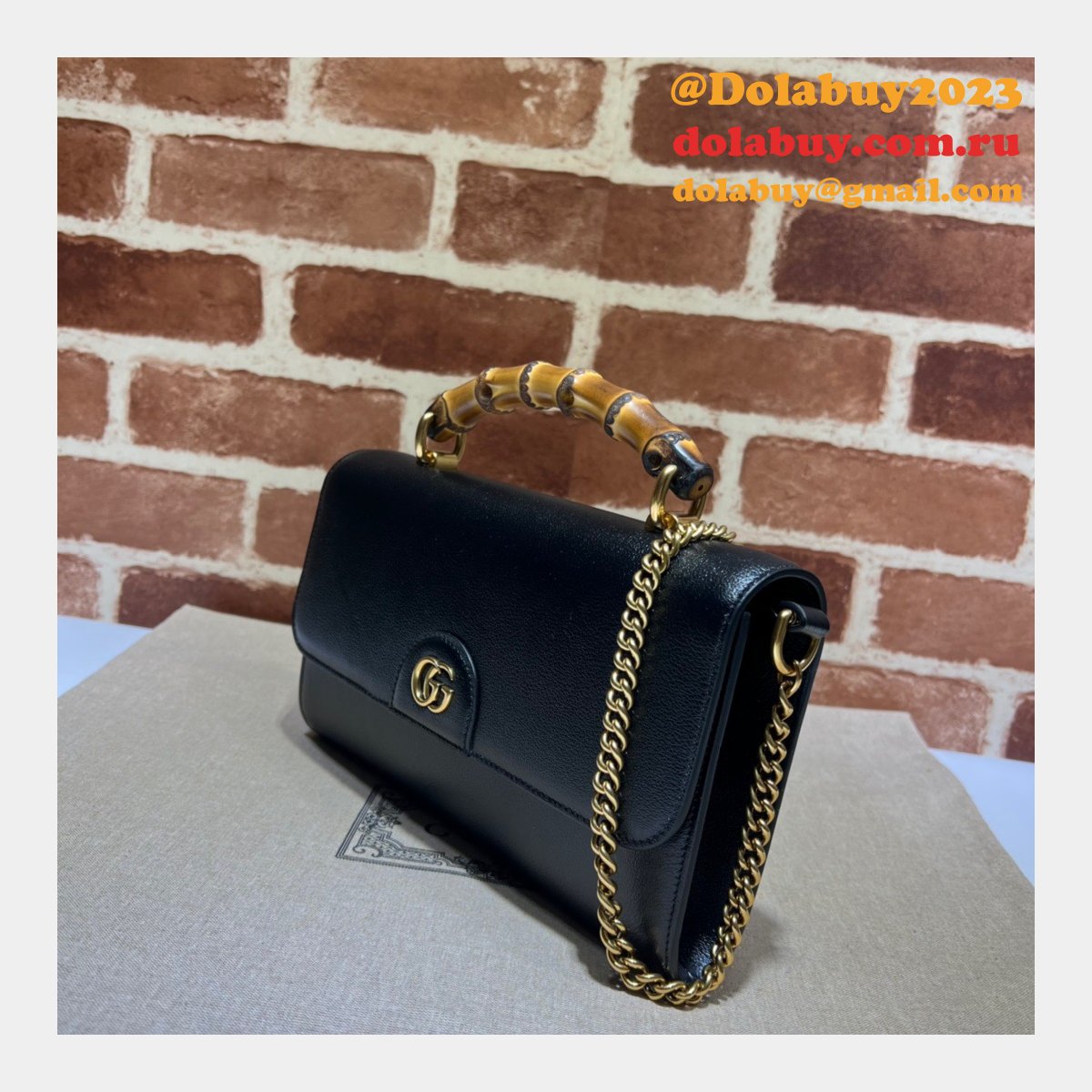 Gucci Replica 675794 Diana small shoulder bag in black/brown
