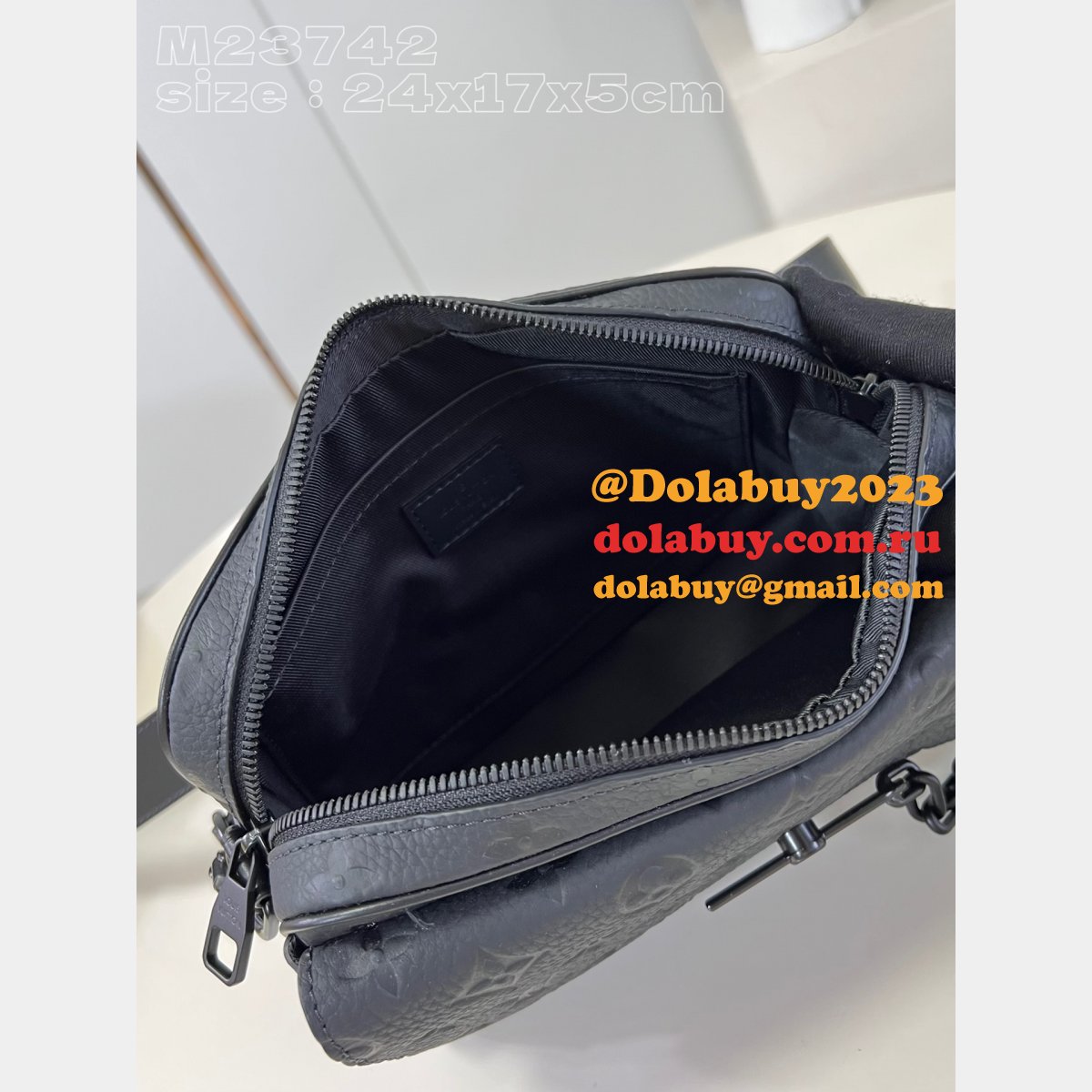 Steamer Messenger 1:1 Mirror LV Taurillon Men M23742 Black Bags