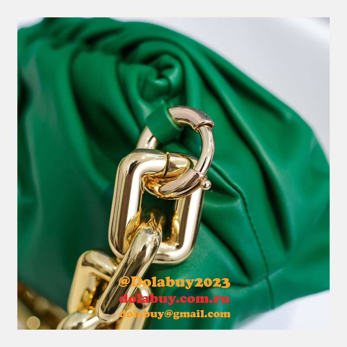 Where to find the Best Replicas Bottega Veneta 30CM Chain Pouch Bag Dupes