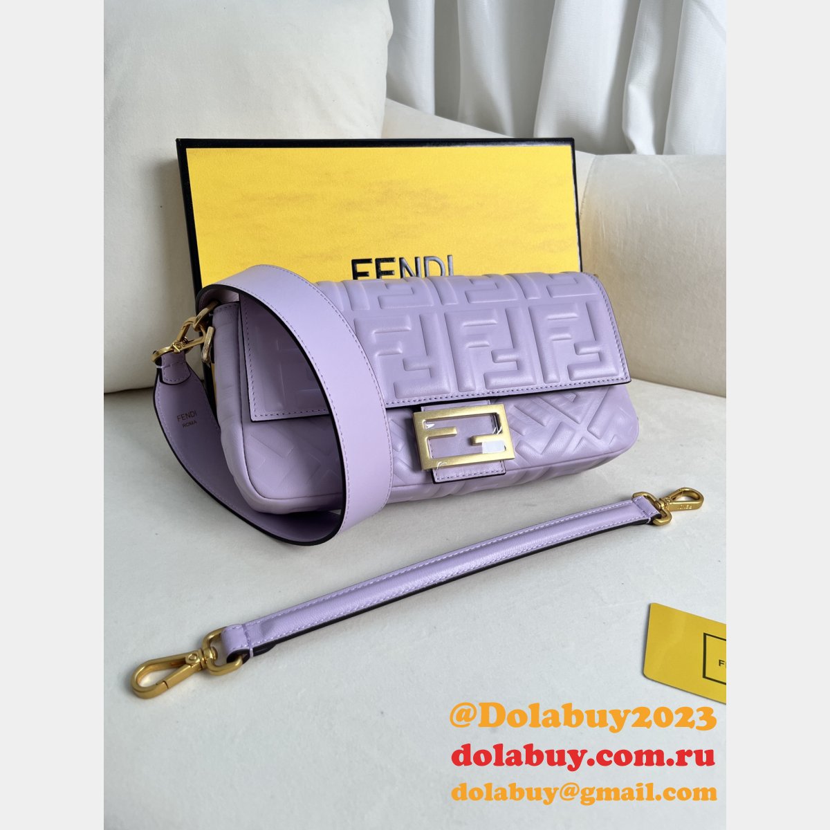 Top Quality fendi Iconic Baguette Medium nappa handbag