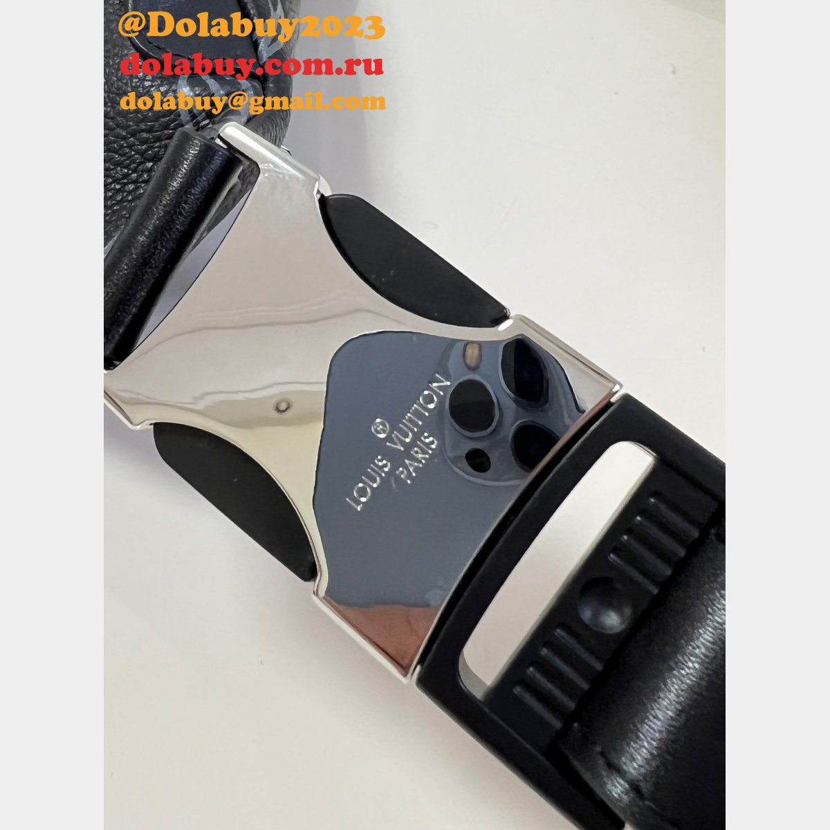 The Best Louis Vuitton Knockoff M57289 Discovery Bumbag Bag