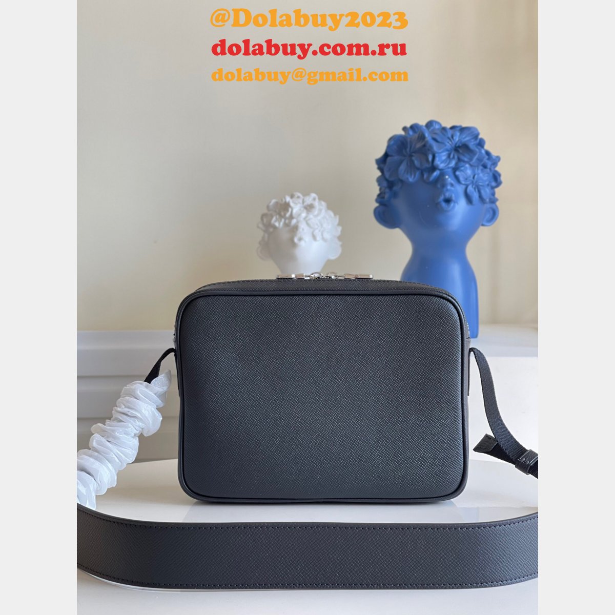 UK Louis Vuitton Knockoff Outdoor Messenger PM Taiga M33435 Bags