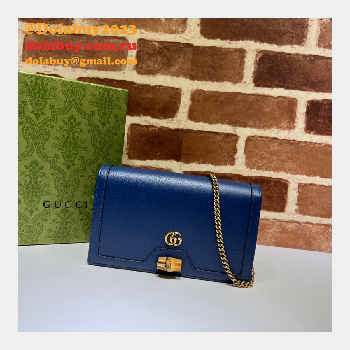 The Gucci Best Diana Replicas bag with bamboo 696817