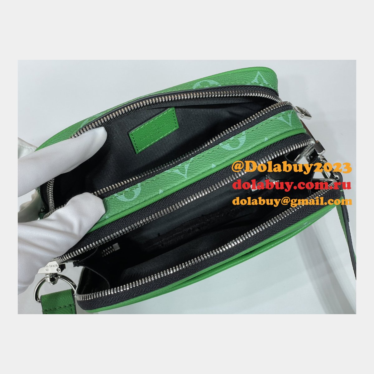 Alpha Wearable Wallet Taigarama M30997 Knockoff Louis Vuitton Bag