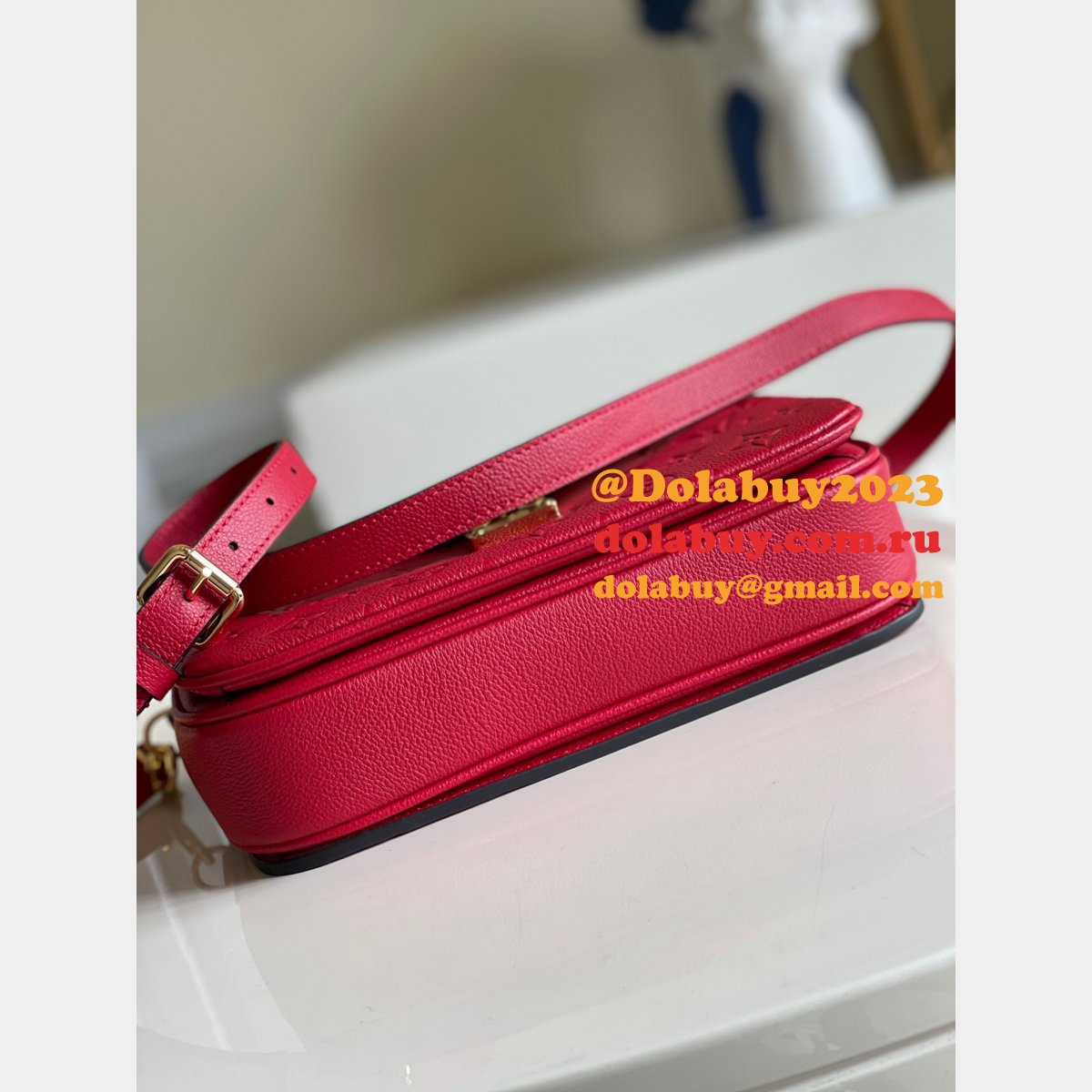 Louis Vuitton Fake Scarlet Red M44155 Pochette Métis