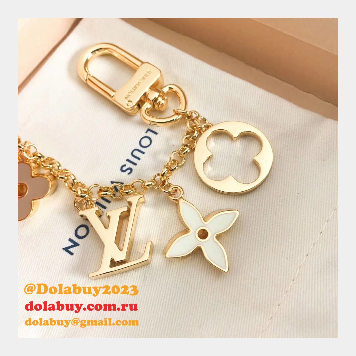 Top Quality Louis Vuitton Fleur de Monogram Bag Charm Chain M65111 Gold