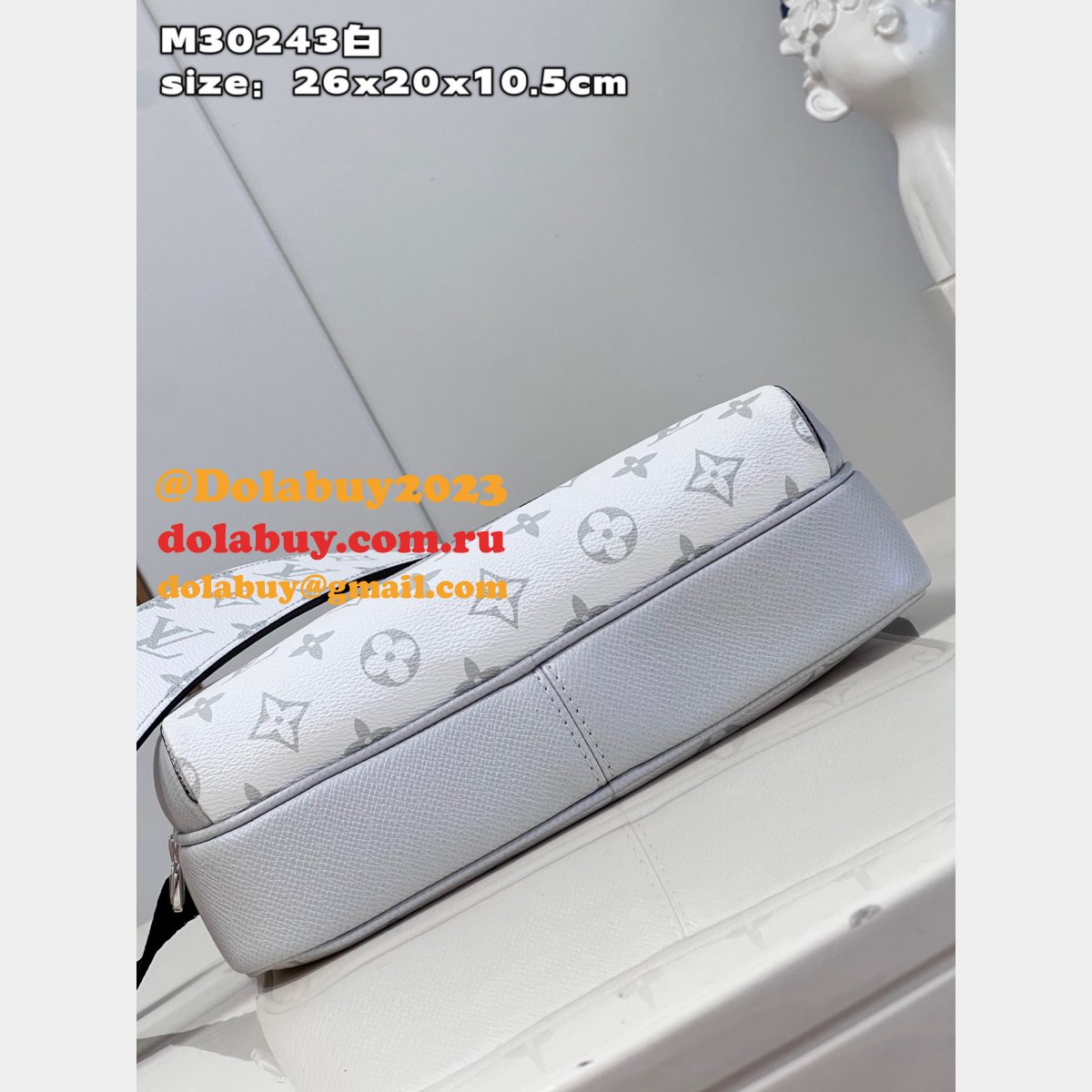 Designer Louis Vuitton Replica Outdoor Messenger Taigarama M30243 Bag