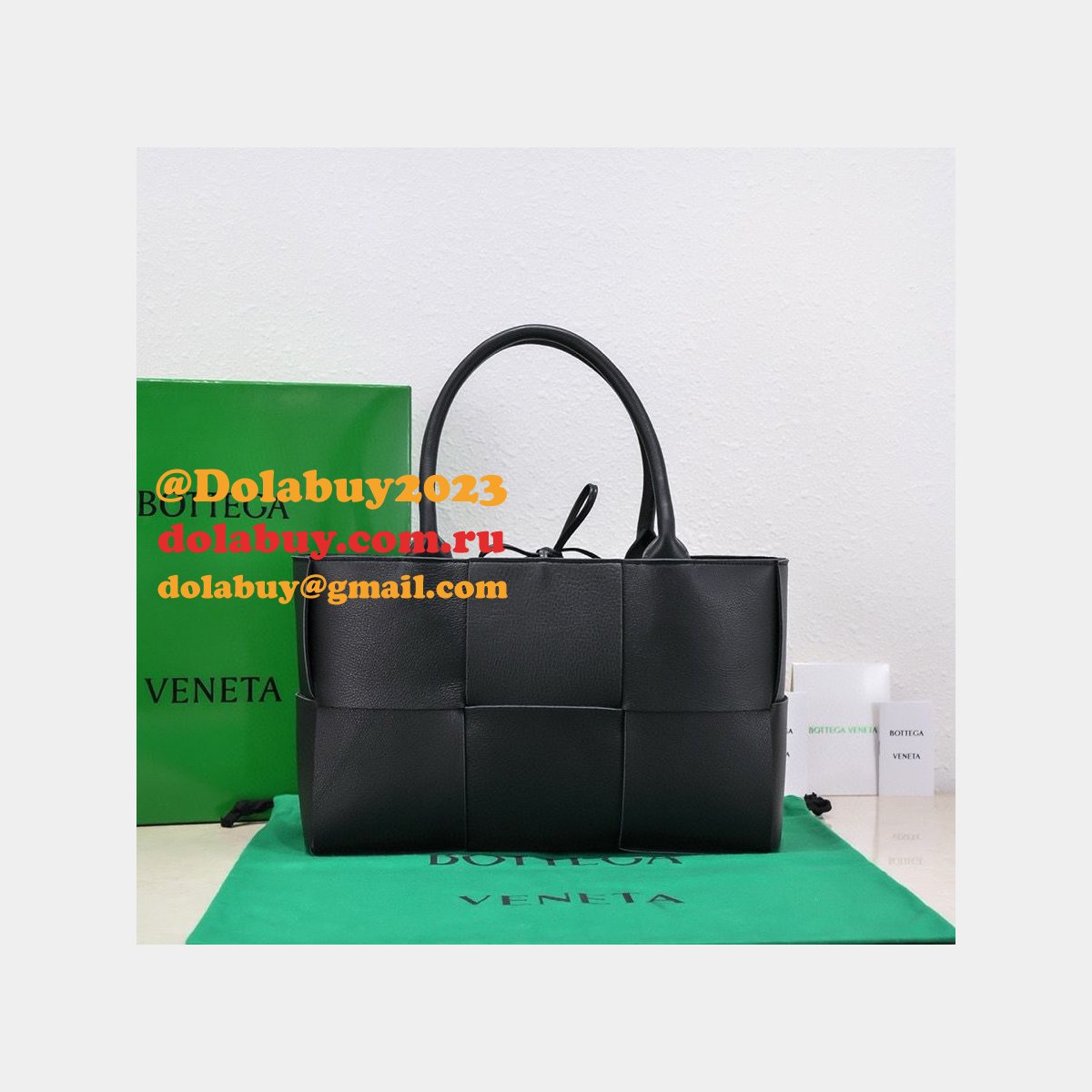 Luxury BOTTEGA VENETA Medium Arco Tote Bag 36CM
