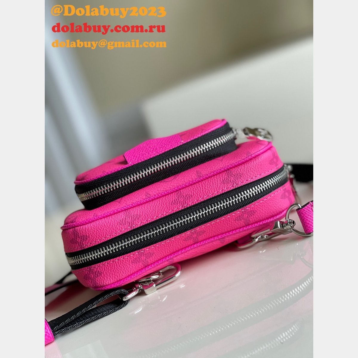 Louis Vuitton UK Replica M30781 Outdoor Pouch K45 Rose/Black