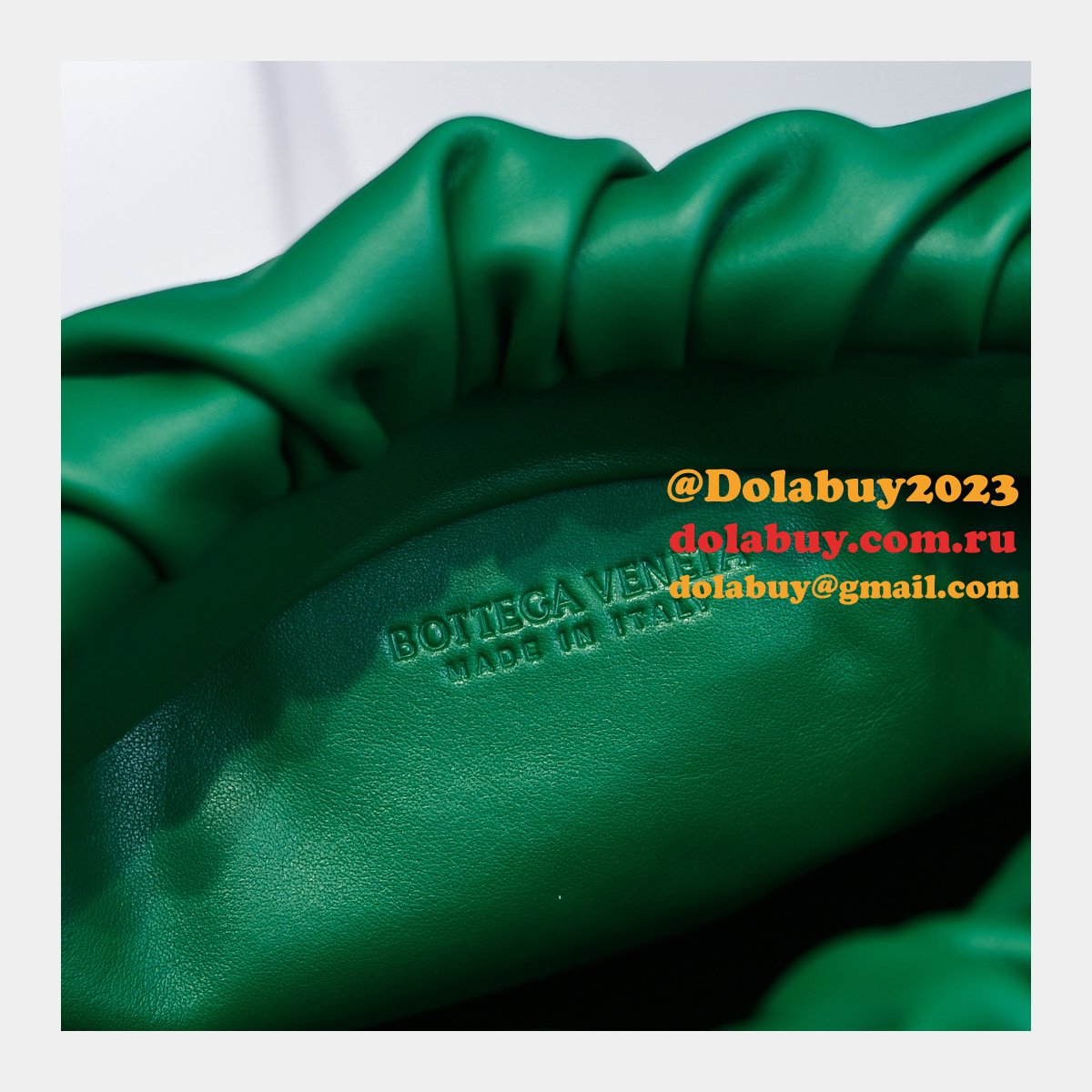 Where to find the Best Replicas Bottega Veneta 30CM Chain Pouch Bag Dupes