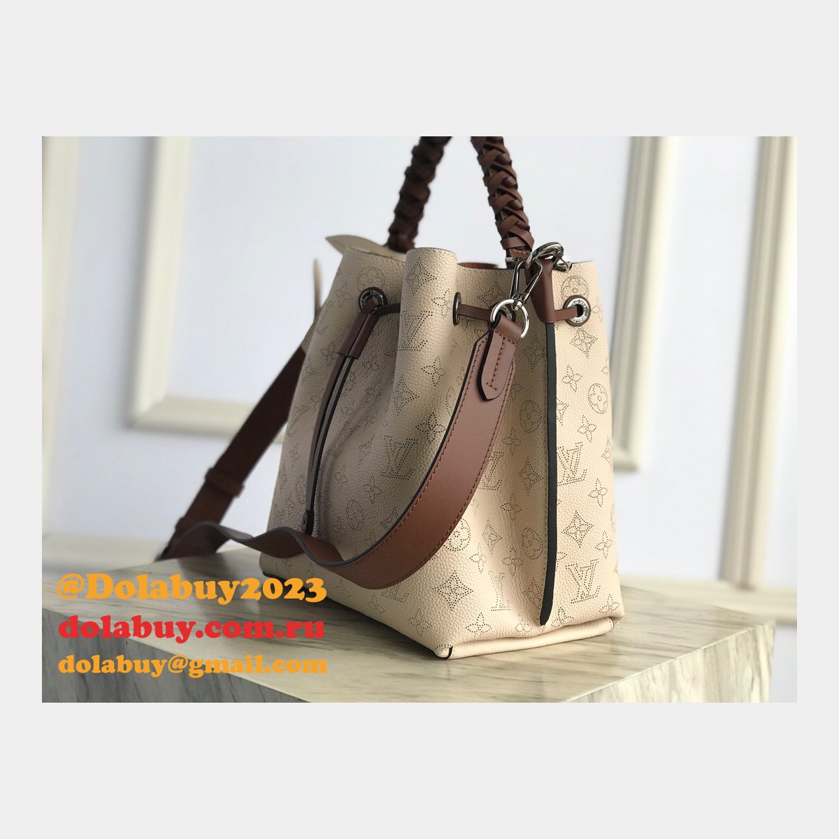 Best M55801 Louis Vuitton Muria Mahina Leather Galet Bag