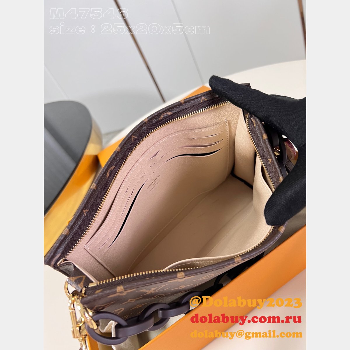 Pochette Voyage M61692 & M47546 Louis Vuitton 1:1 Mirror Replica Bag