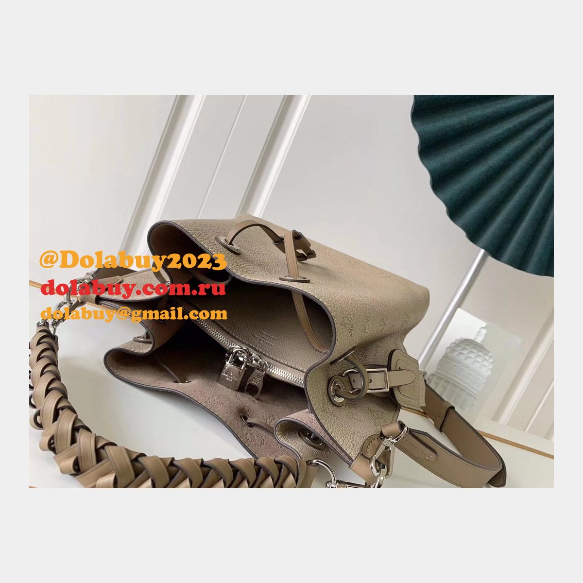 Fake M55800 Louis Vuitton Muria Mahina Leather Bag