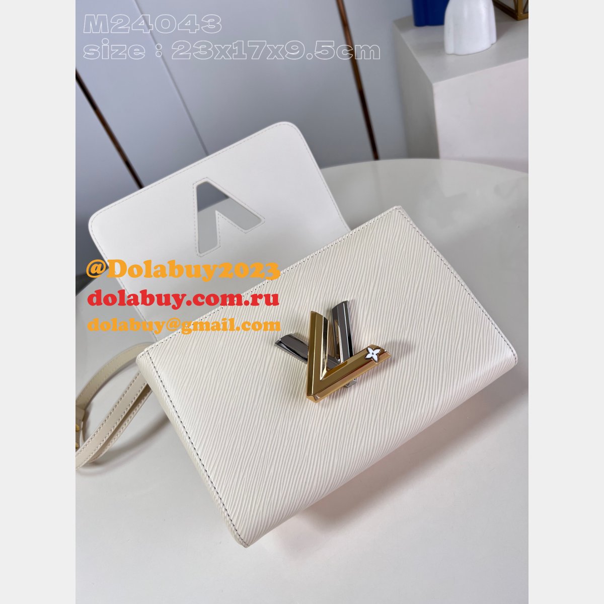 Designer Replicas Louis Vuitton 1:1 Mirror Twist M24043/M24044 Epi