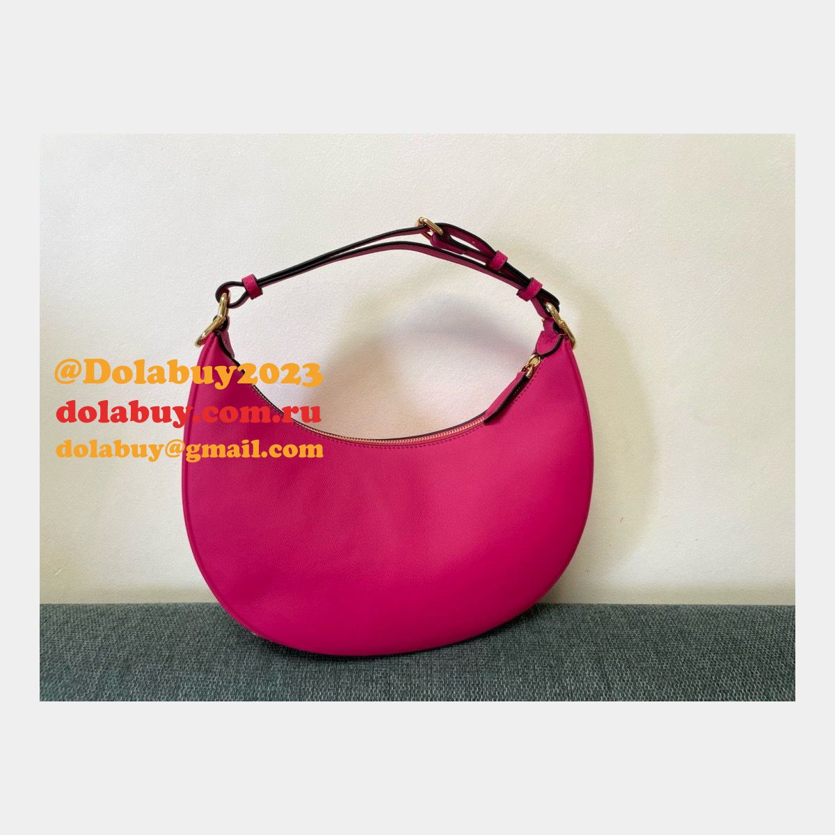 Best Fendi Fendigraphy leather shoulder hobo bag