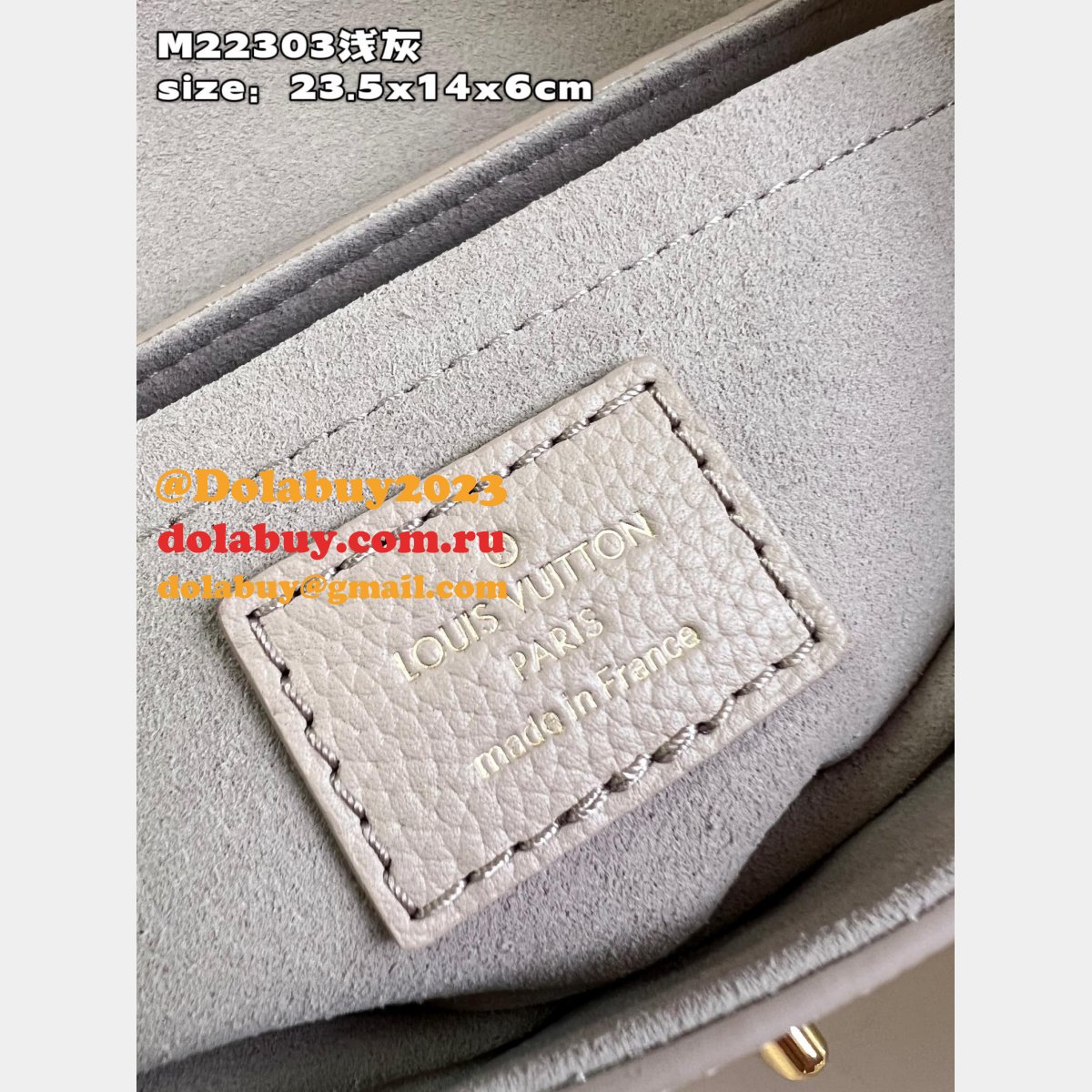 Louis Vuitton Fashion M22303 Fake LockMe Chain East West Bag