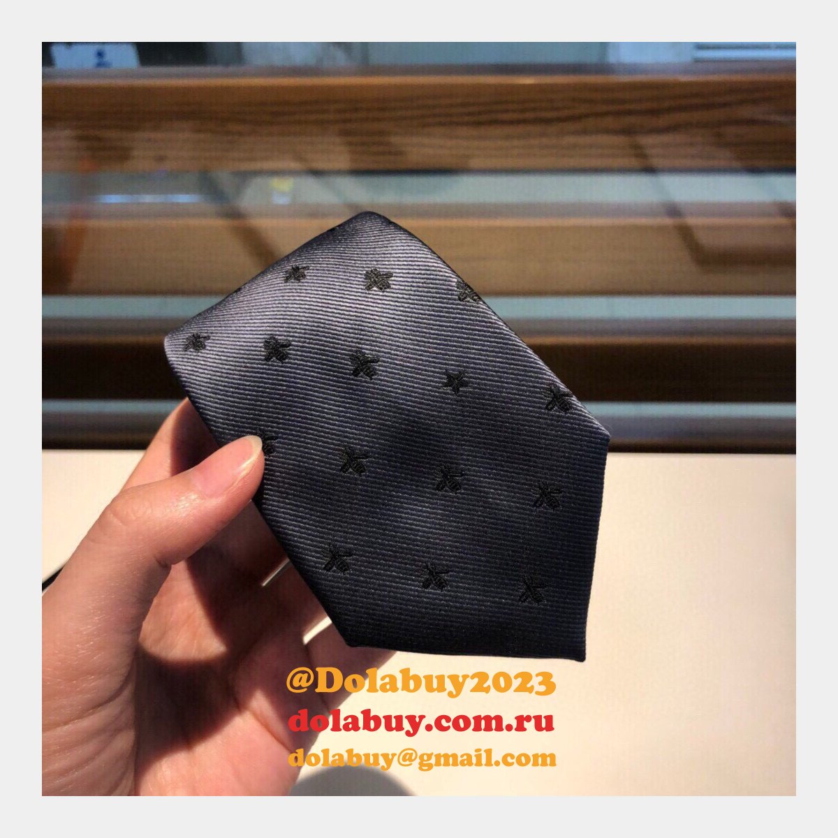 G*u*i huffero designer twill silk tie for men necktie