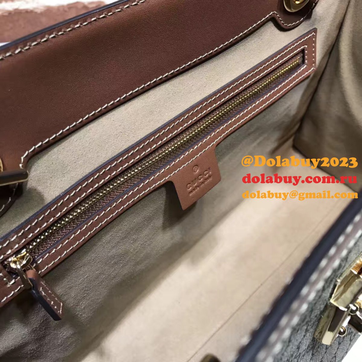 Replicas Gucci Padlock medium GG shoulder bag 479197