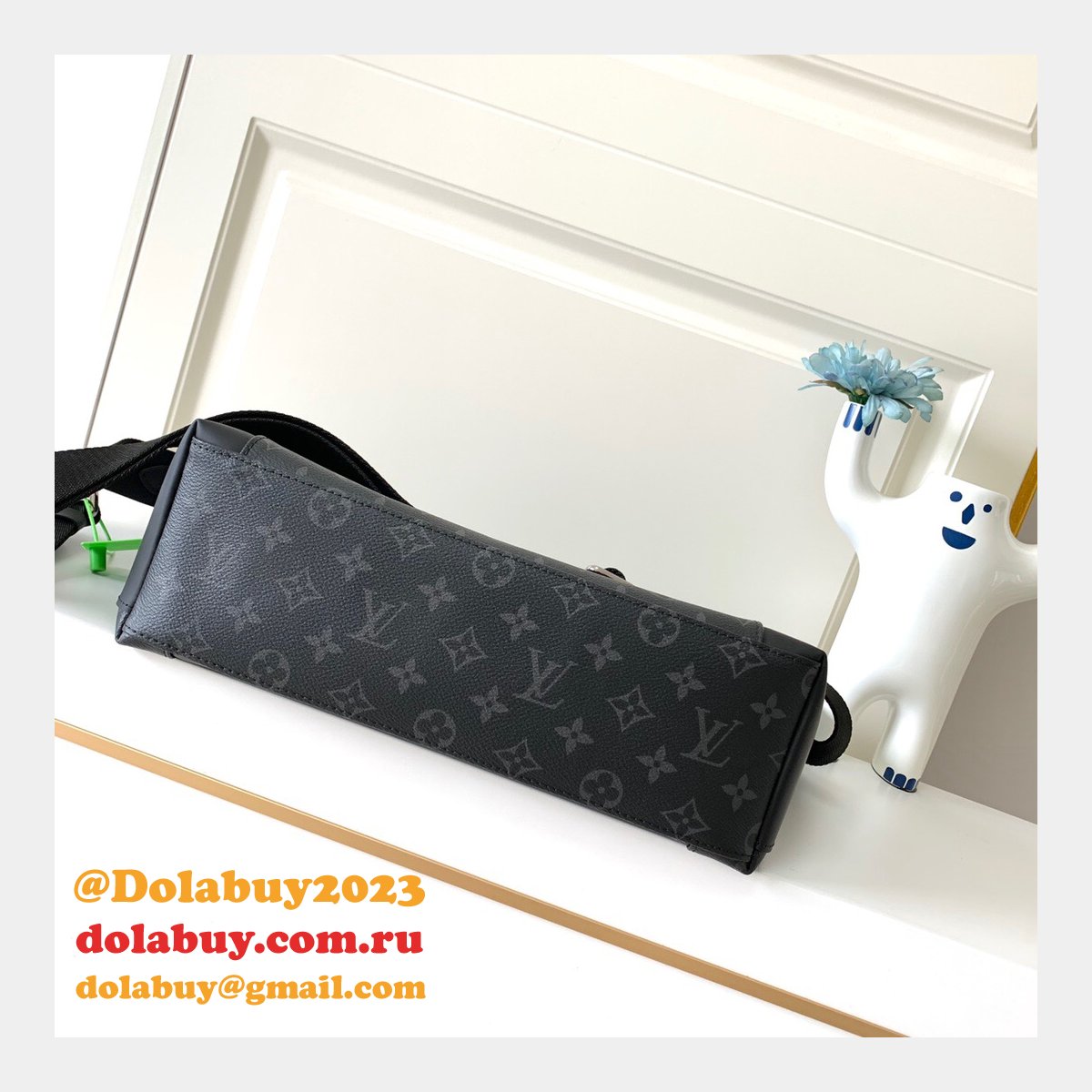 Louis Vuitton Replicas Messenger Explorer MM Monogram Eclipse M40539