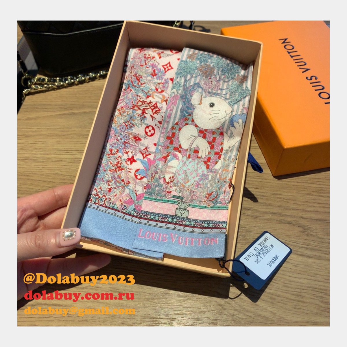 Louis Vuitton Silk Scarves & Wraps M76100 and M76101