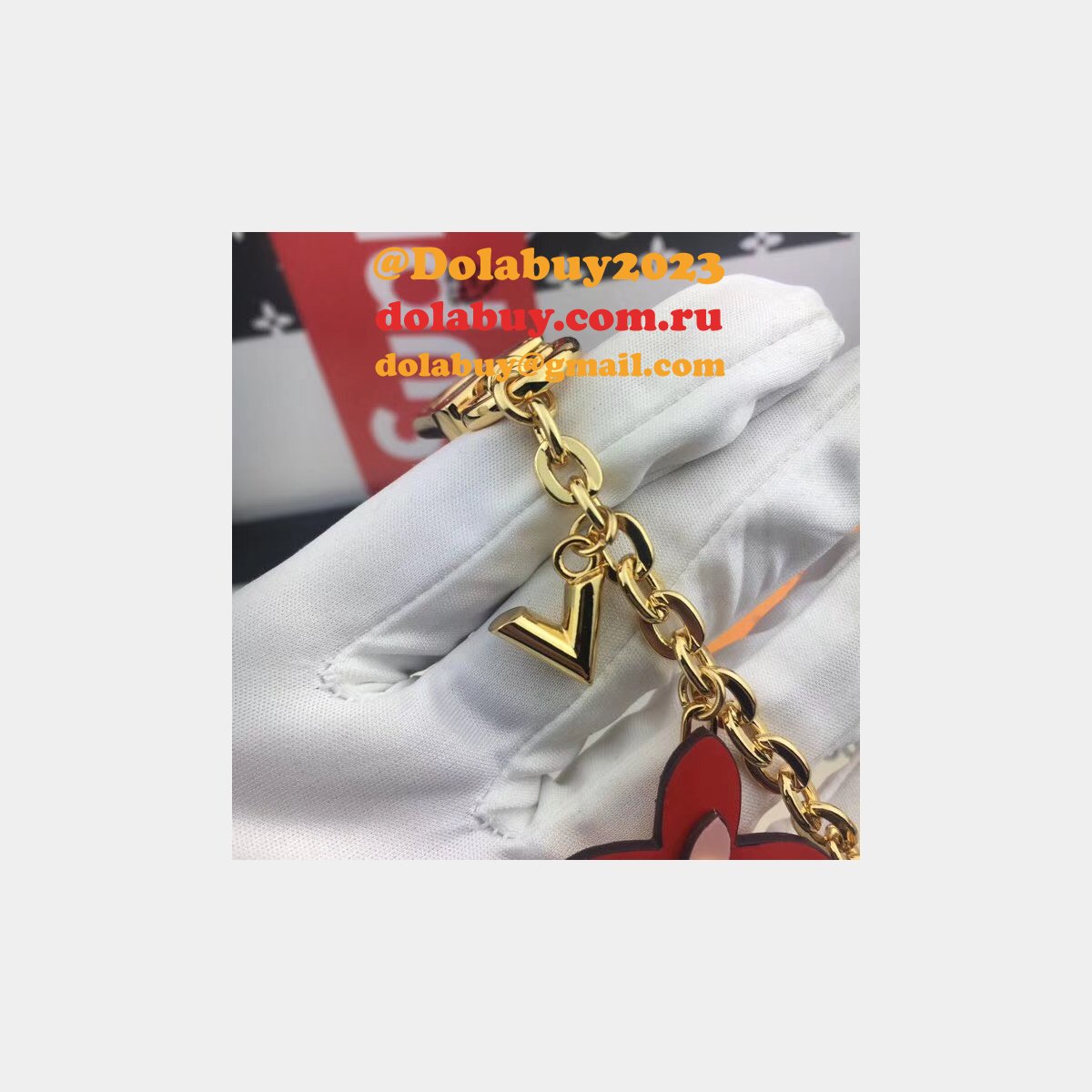 Louis Vuitton M63086 Blooming Flowers Chain Bag Charm and Key
