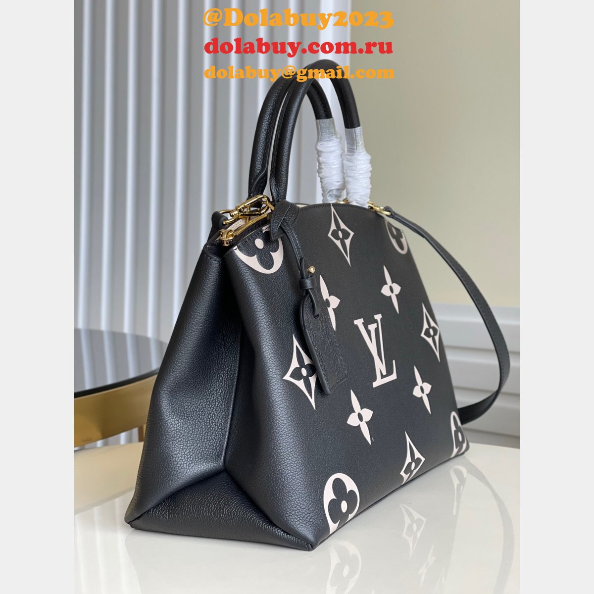 China Louis Vuitton Knockoffs Grand Palais Handbags M45811 Bags