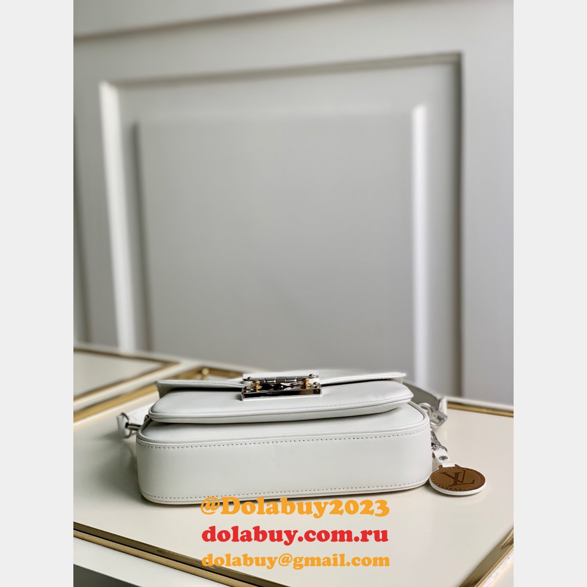 High Quality Perfect Louis Vuitton Fake M20395 2WAY Handbags