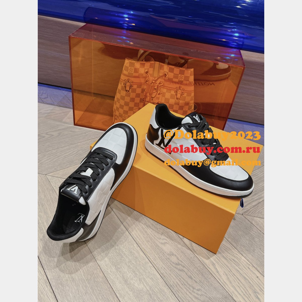 Luxury LOUIS VUITTON Rivoli Sneaker Fashion