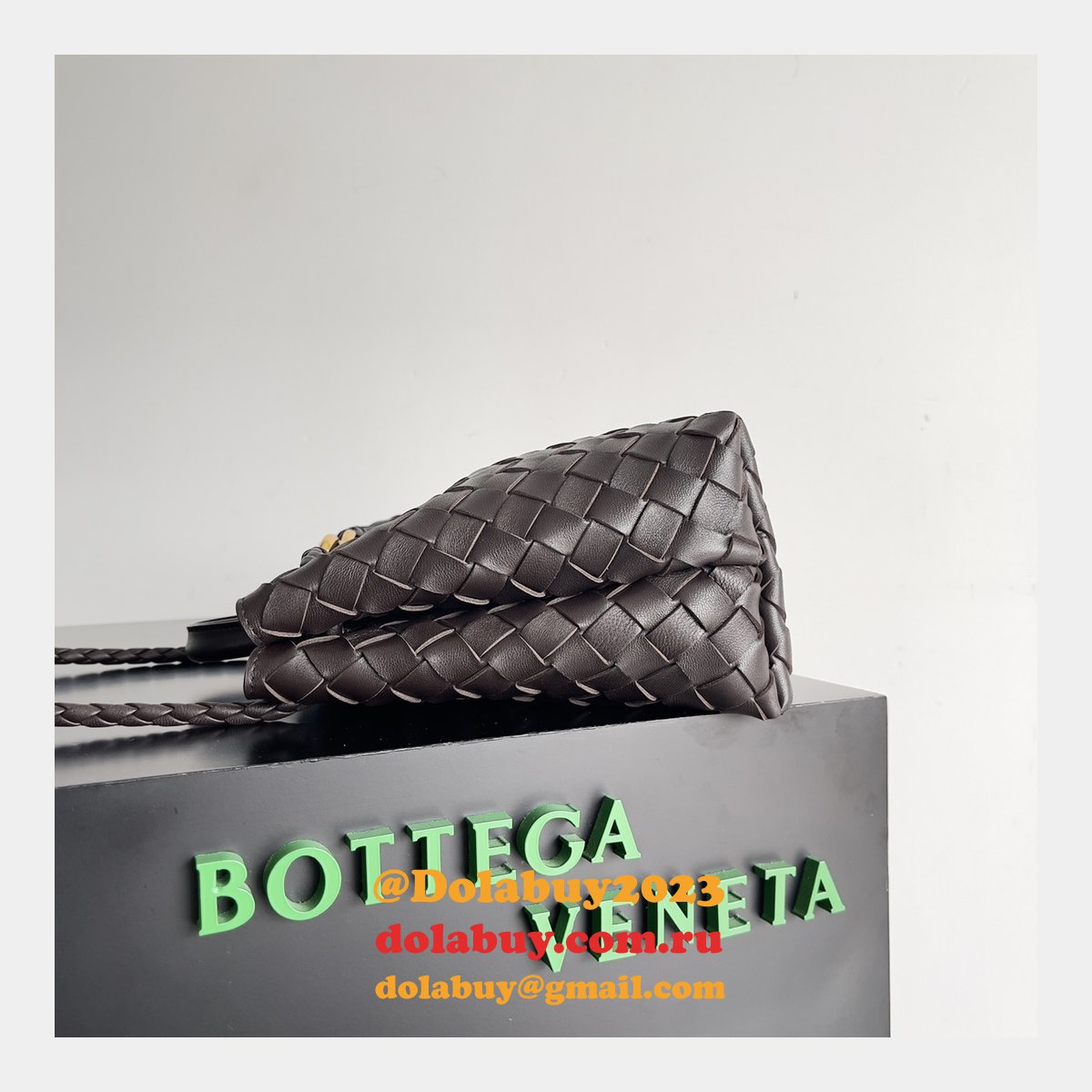 BOTTEGA VENETA ANDIAMO Small 25cm Bag Leather Strap