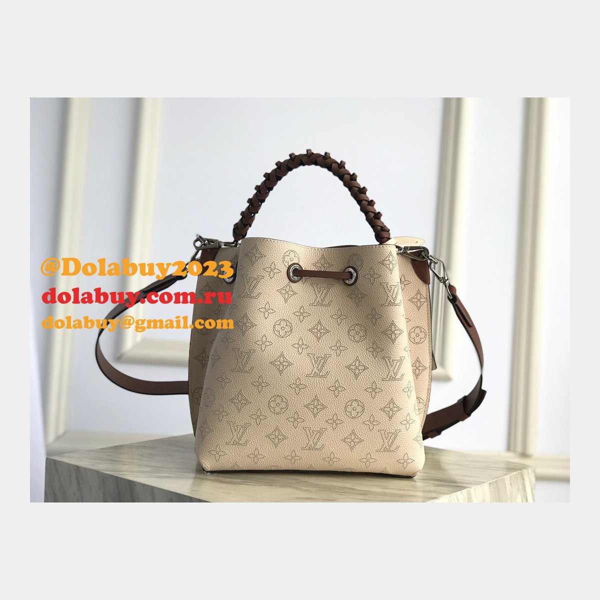 Best M55801 Louis Vuitton Muria Mahina Leather Galet Bag