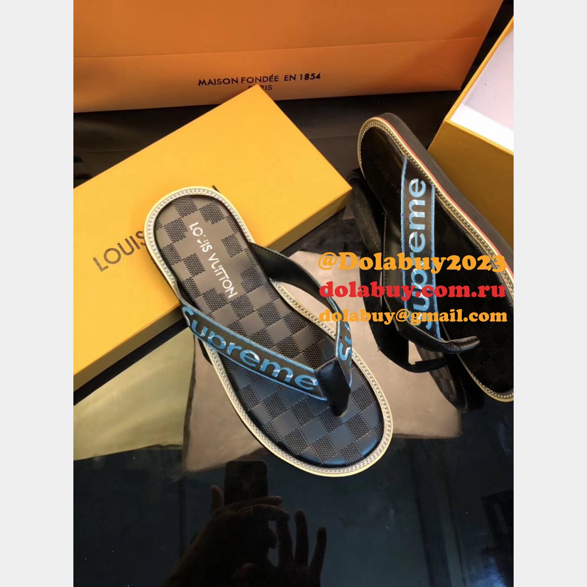 Louis Vuitton Replcia Beach Slippers 005 Shoes