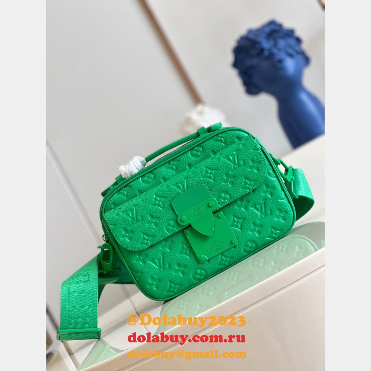 UK Louis Vuitton Replica M20904 S Lock Messenger Bags