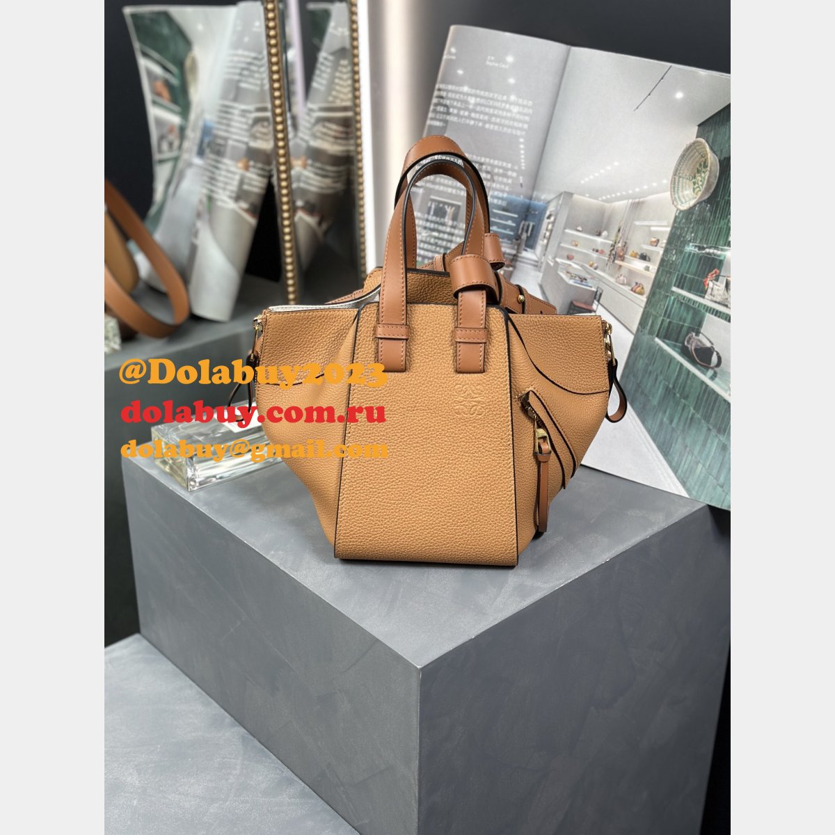 Compact Top Quality LOEWE Hammock Bag In Soft Grained Calfskin 20.8CM
