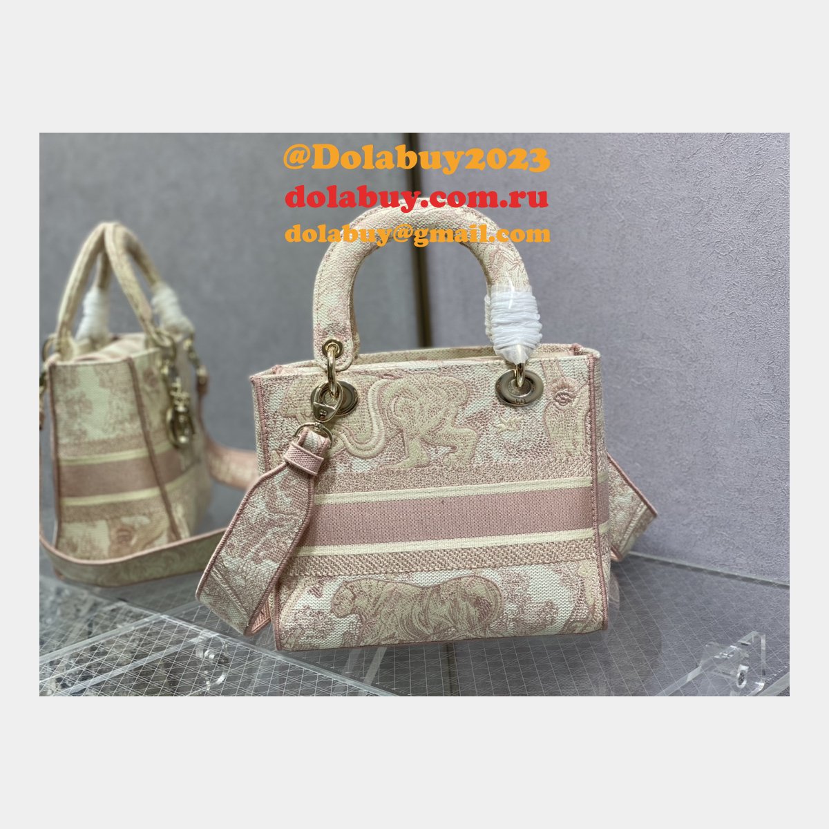 Top Quality Fake Lady Embroidery Canvas Dior 24CM Replica Bag