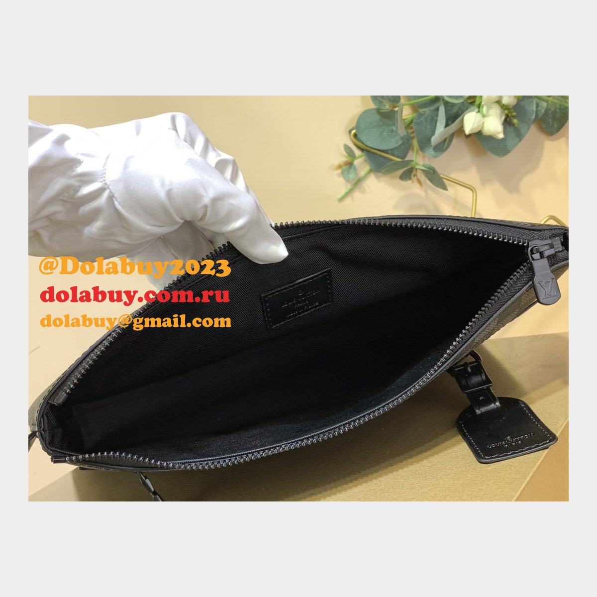 New Takeoff Pouch Copy N40505/N40504 Louis Vuitton Replicas Bag