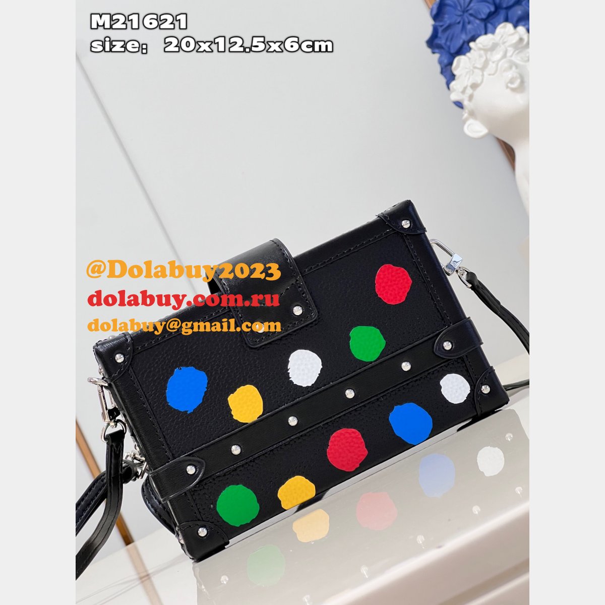 Louis Vuitton LV x YK Replica Petite M21621 Malle Taurillon Bag