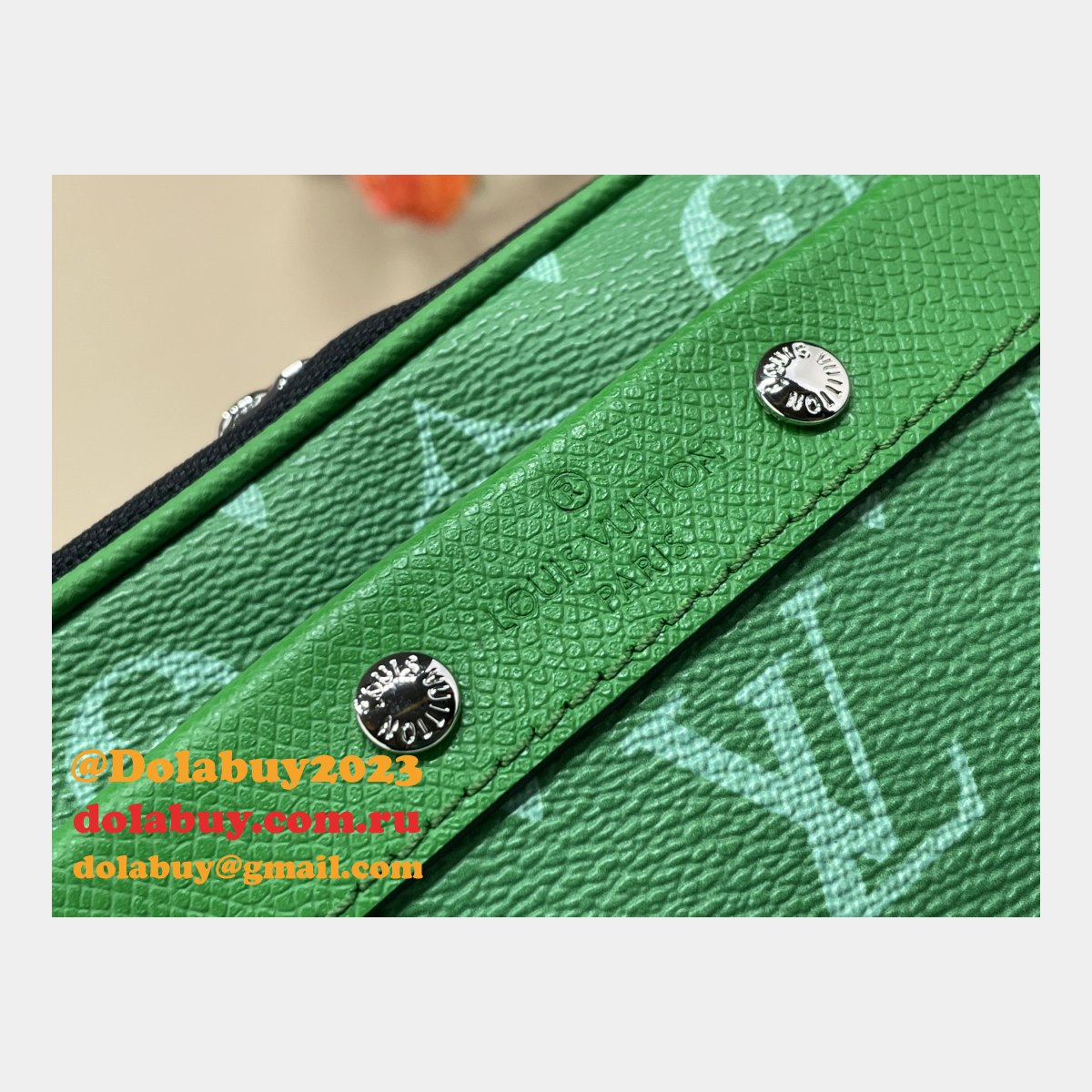 Alpha Wearable Wallet Taigarama M30997 Knockoff Louis Vuitton Bag