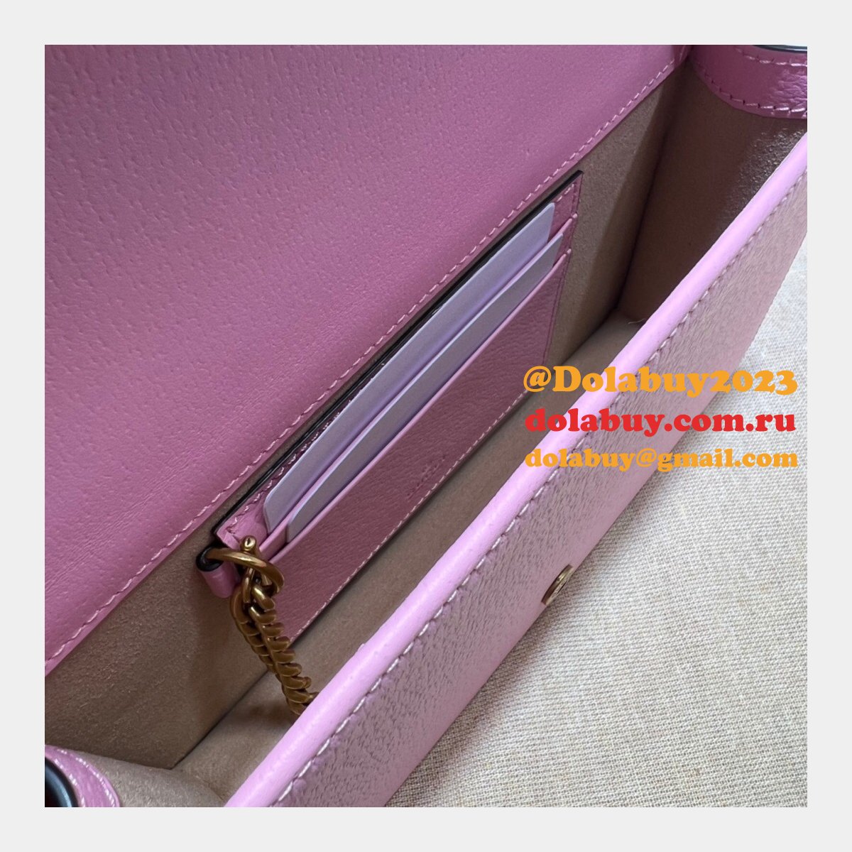 The Gucci Best Diana Replicas bag with bamboo 696817