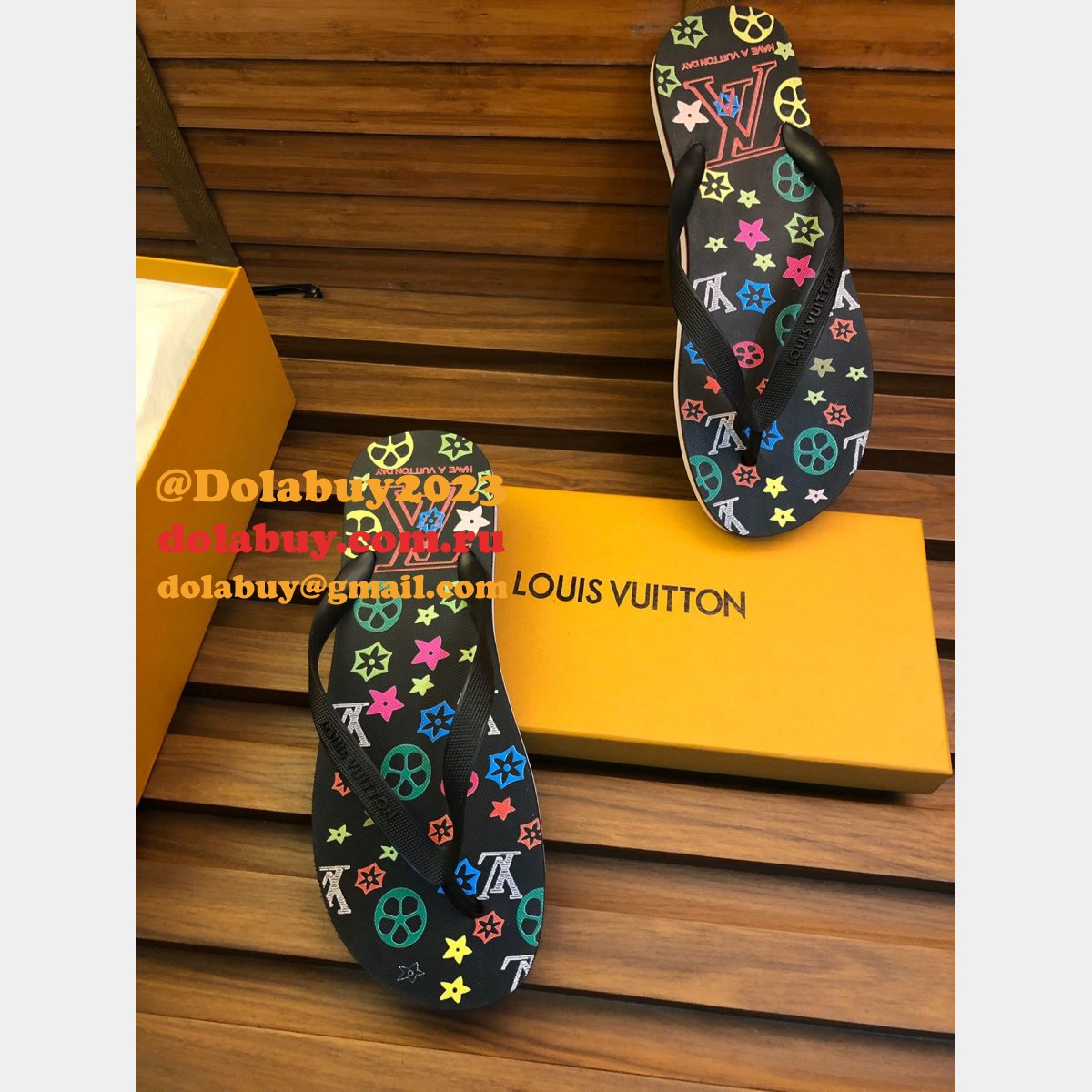 Louis Vuitton Beach Slippers 010