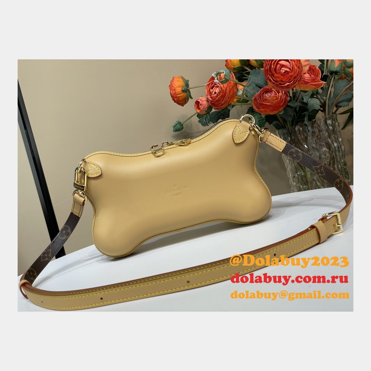 Louis Vuitton M12615 Bone Wearable Wallet Monogram Bag