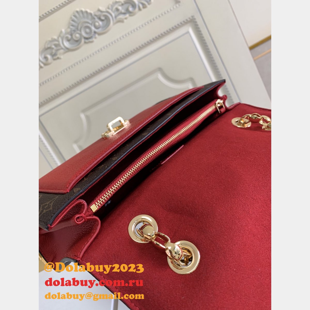 Louis Vuitton Replicas Monogram Canvas M41730 Leather Handbag Victoire