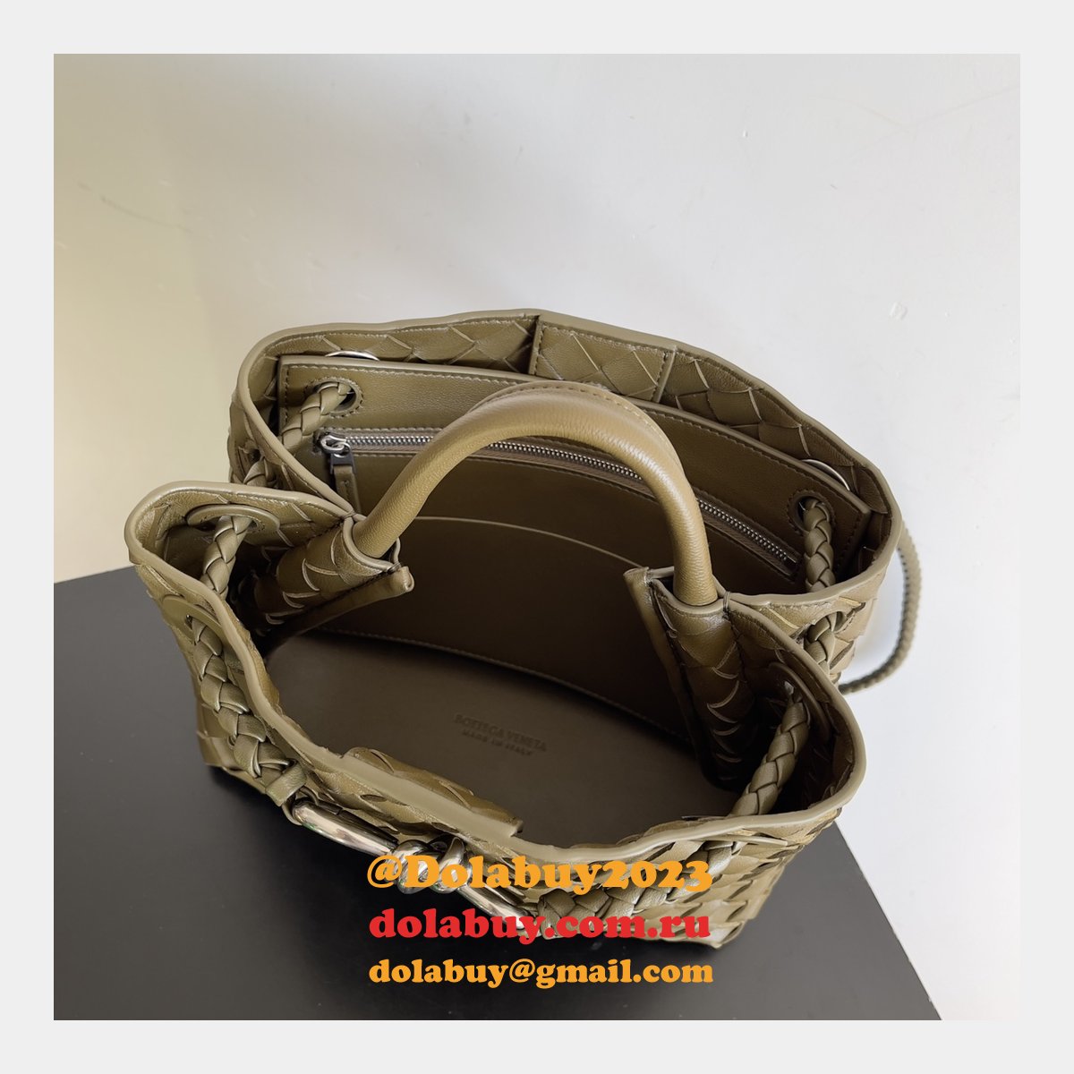 BOTTEGA VENETA ANDIAMO Small 25cm Bag Leather Strap
