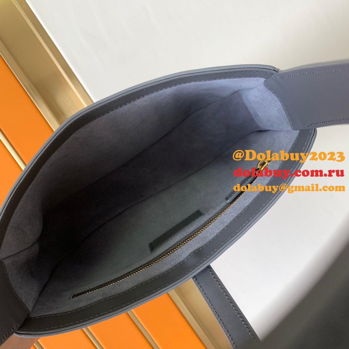 Top Quality Saint Laurent Replica Le 5 À 7 Hobo 657228 Bag