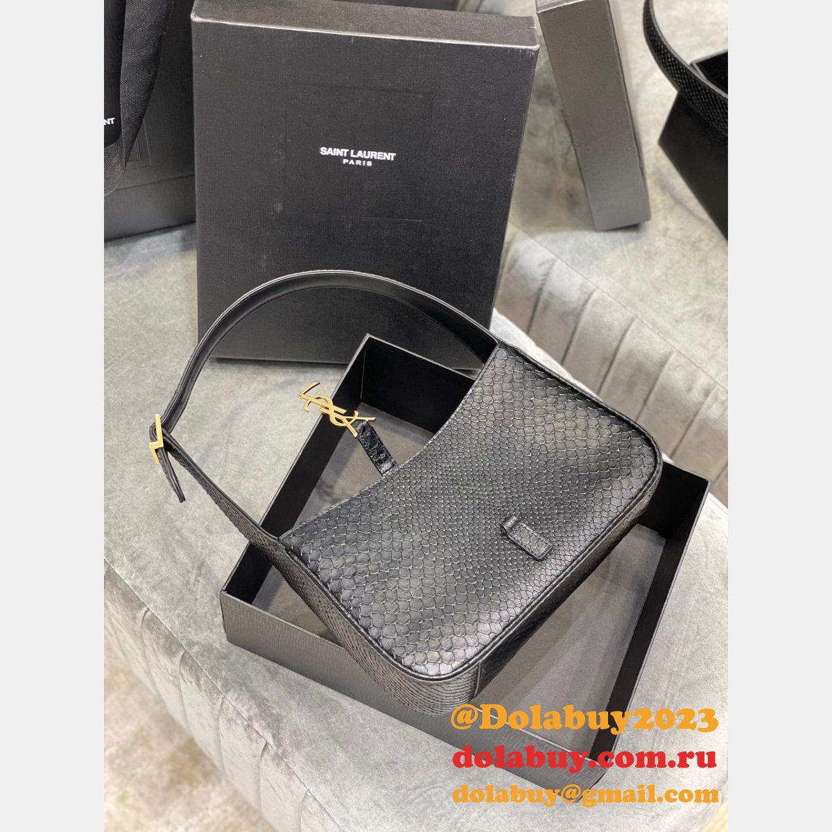 Replica Saint Laurent Shoulder Hobo crocodile-embossed shiny leather Black 657228 Handbags