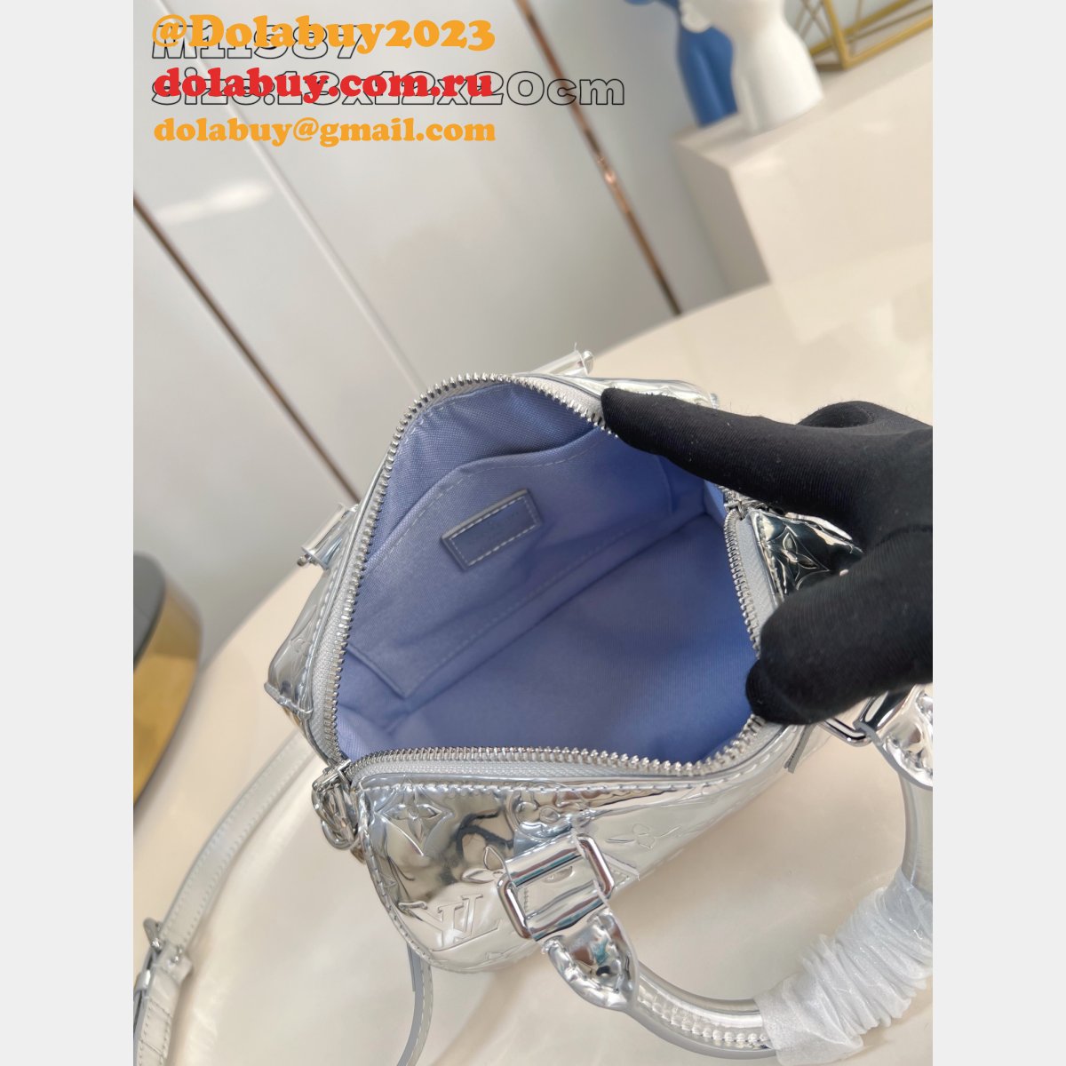 Replica Louis Vuitton M11987 Speedy Bandoulière 20 Monogram Canvas LV Lcons Bag